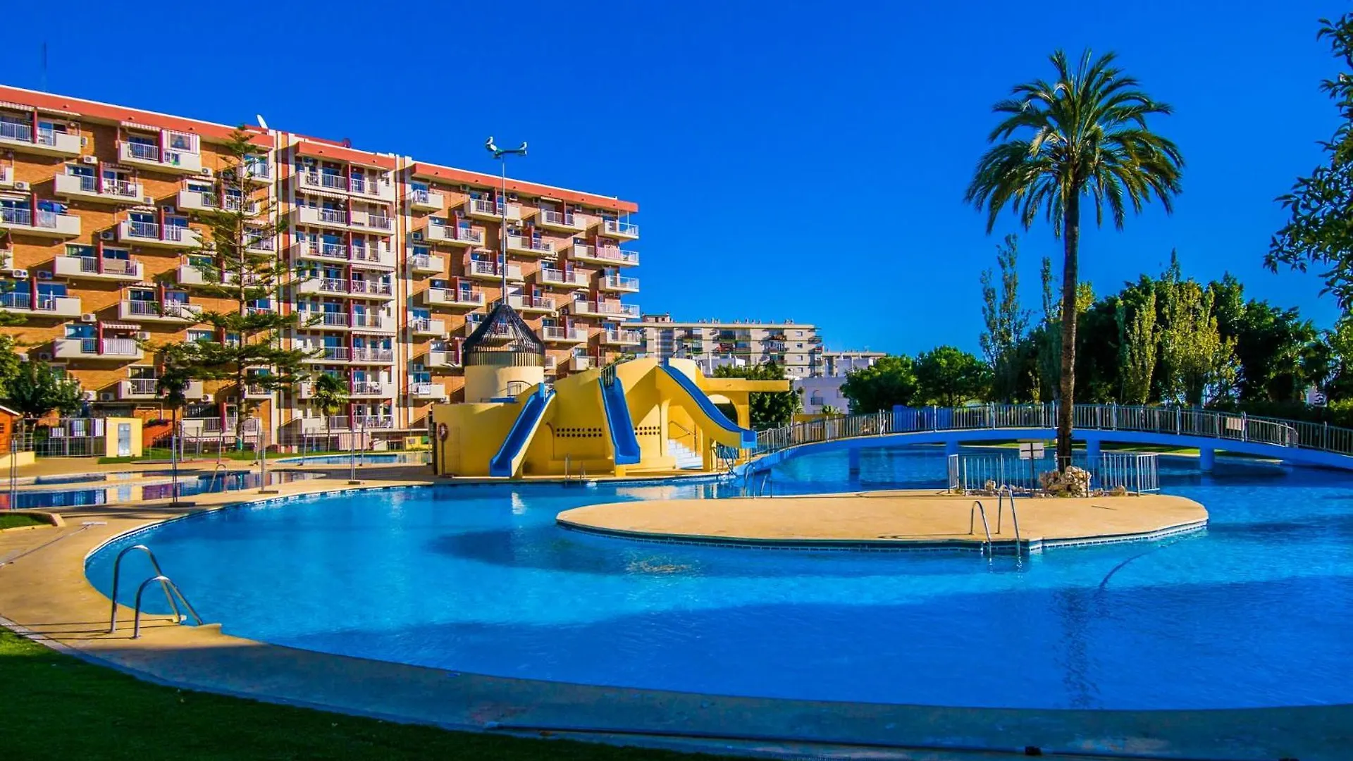 4 Jupiter Estudio- Vista A La Piscina - Playa A 700 Metros Benalmádena