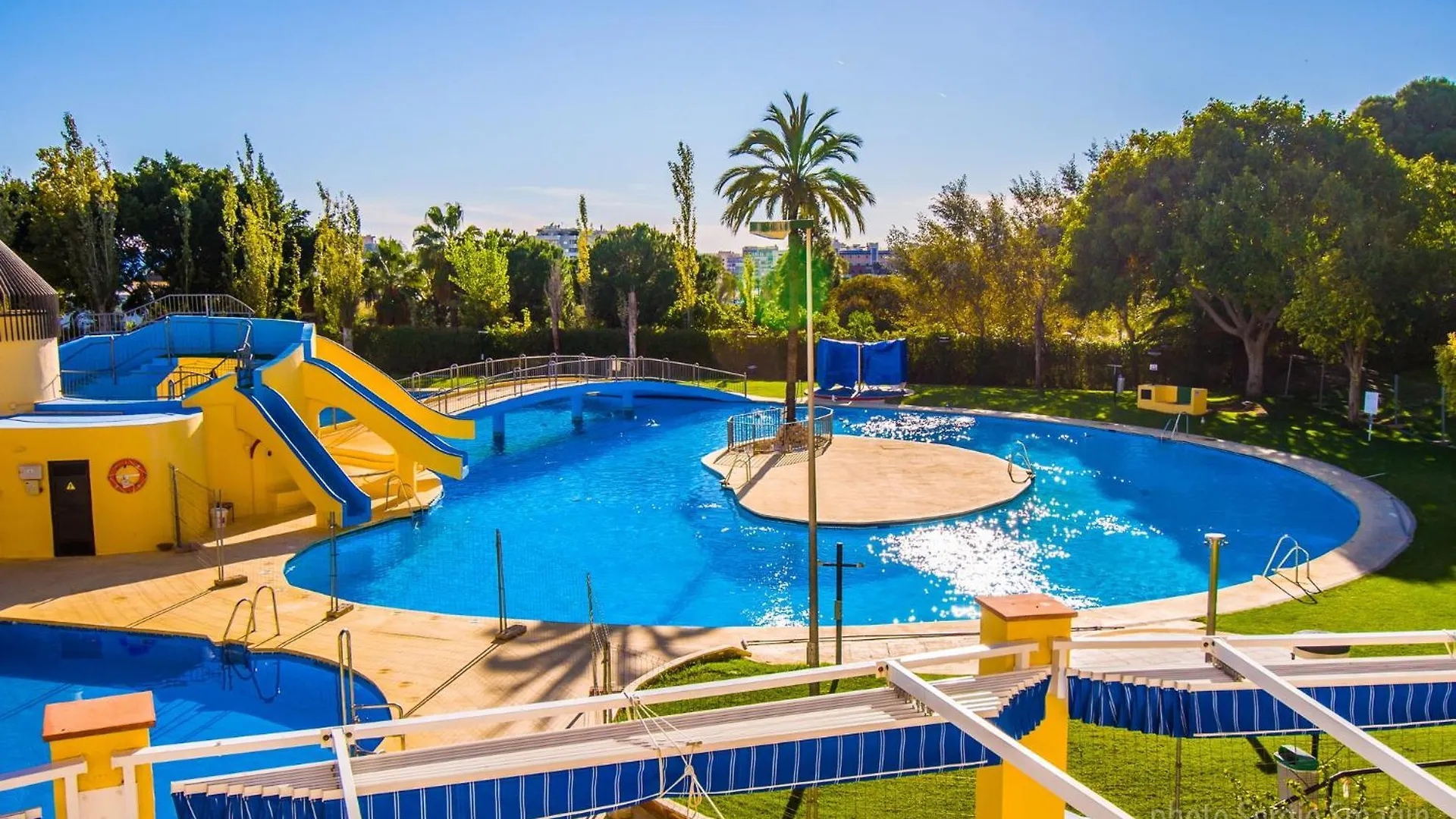 4 Jupiter Estudio- Vista A La Piscina - Playa A 700 Metros بينالماذينا