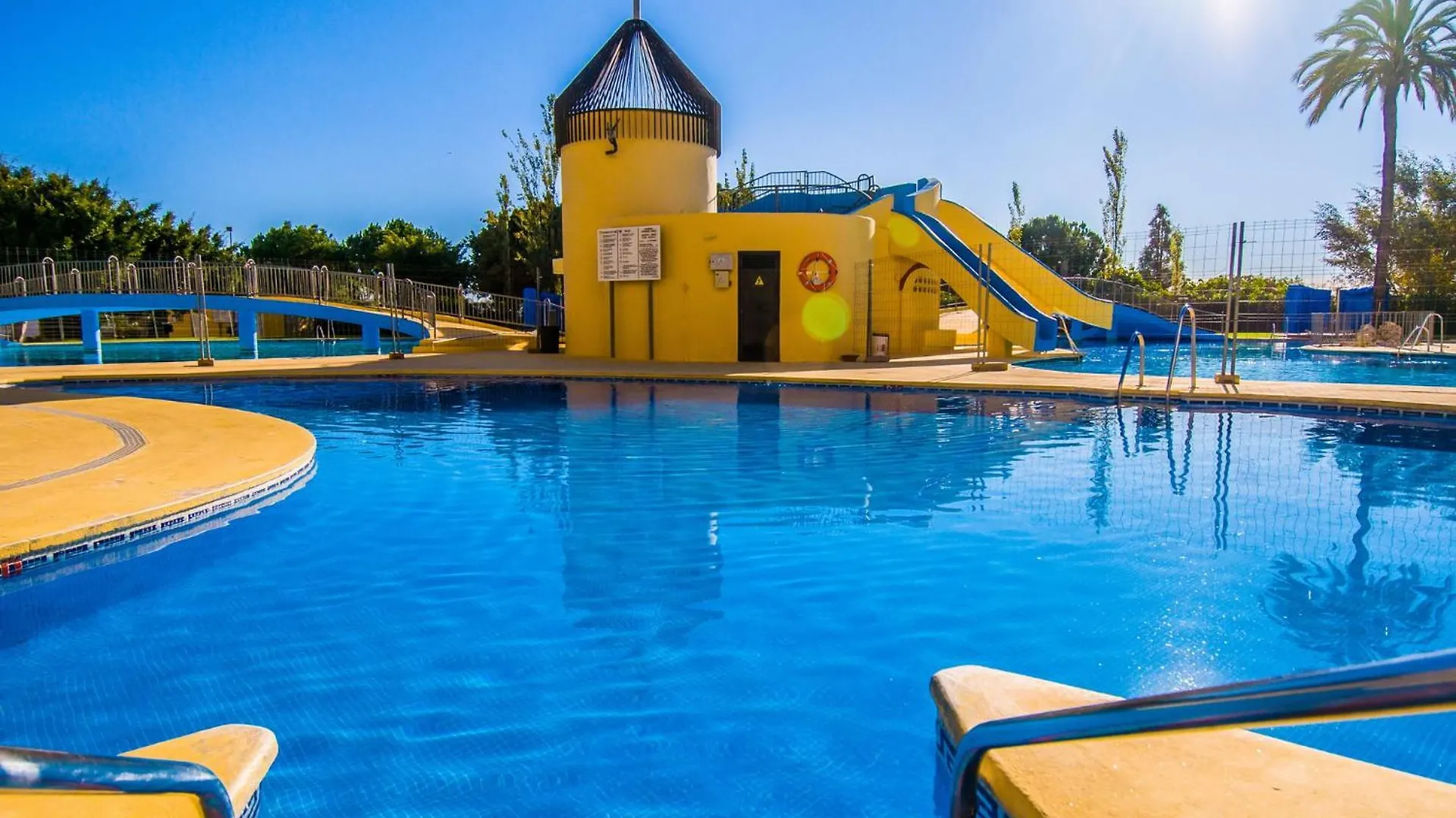 4 Jupiter Estudio- Vista A La Piscina - Playa A 700 Metros بينالماذينا شقة