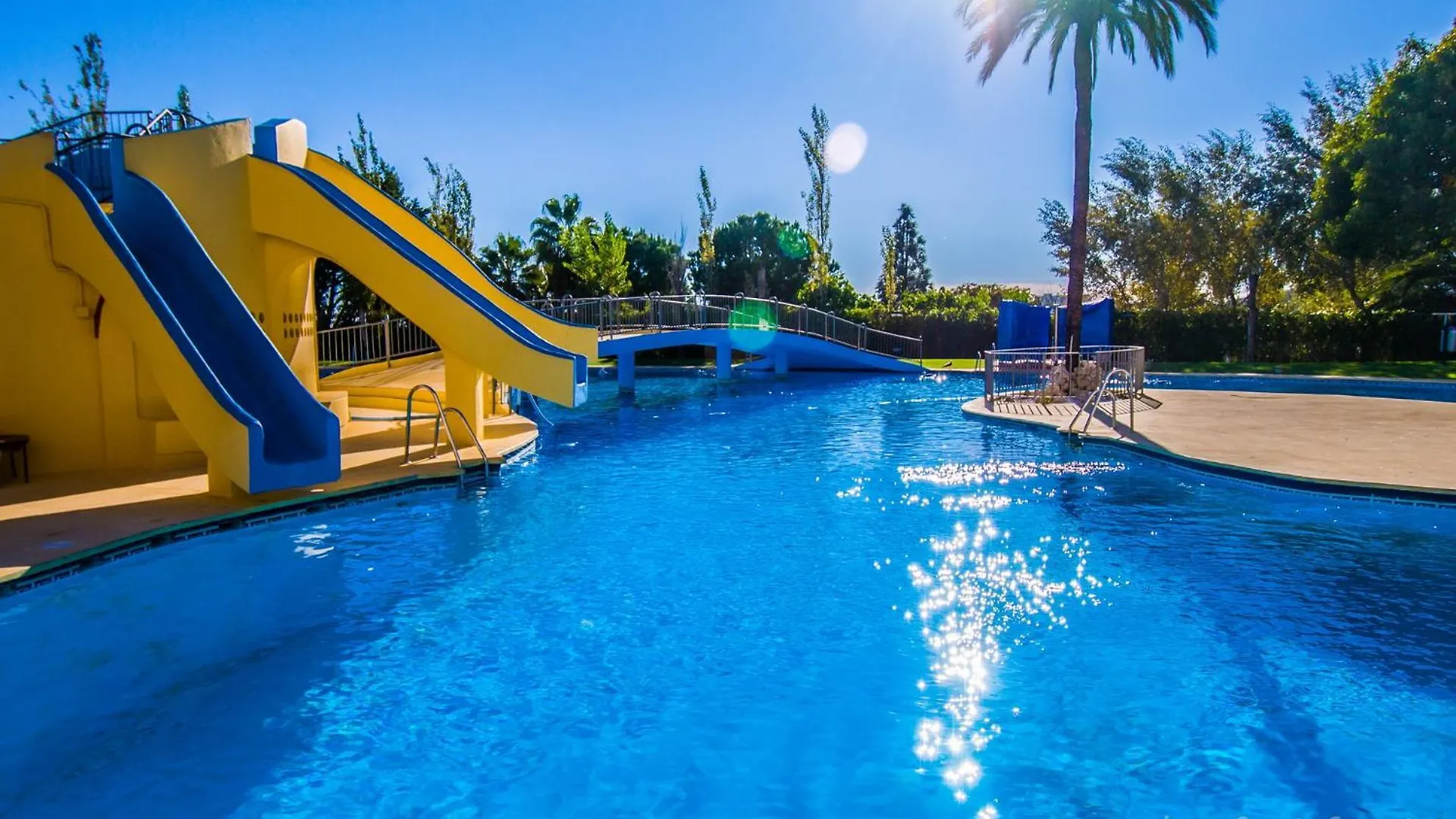 شقة 4 Jupiter Estudio- Vista A La Piscina - Playa A 700 Metros بينالماذينا