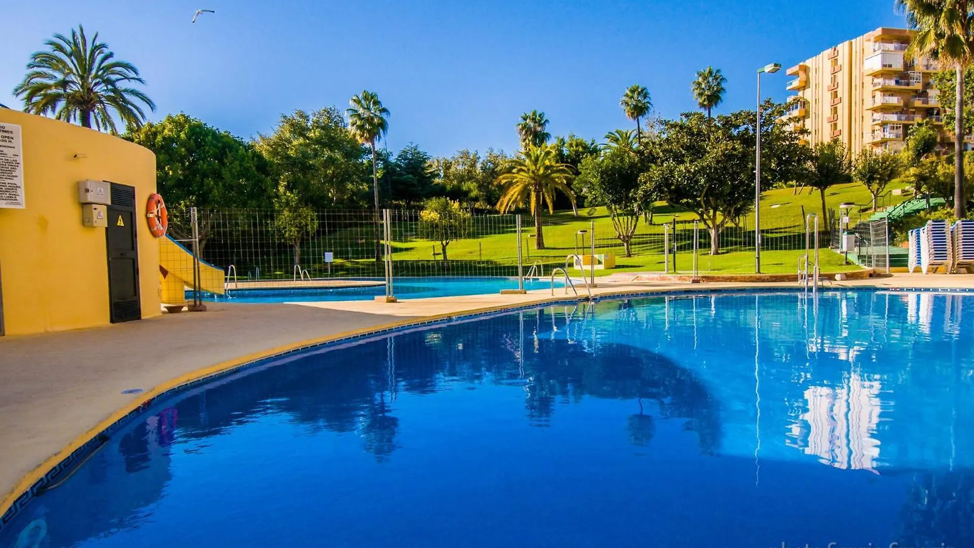 4 Jupiter Estudio- Vista A La Piscina - Playa A 700 Metros بينالماذينا شقة
