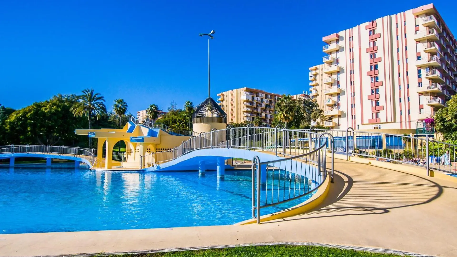 شقة 4 Jupiter Estudio- Vista A La Piscina - Playa A 700 Metros بينالماذينا
